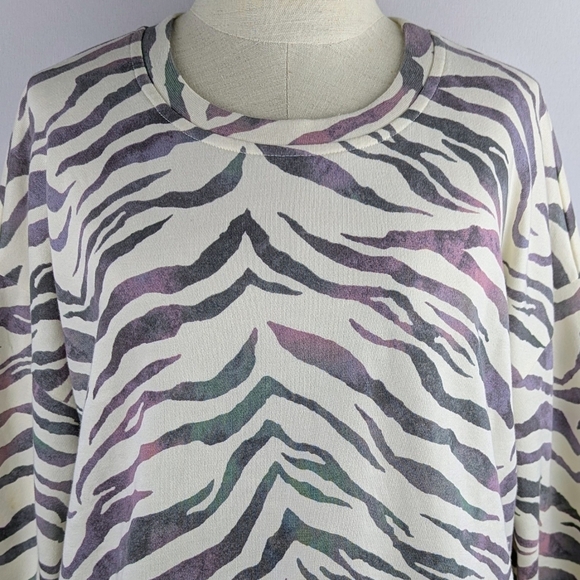 Rails Marlo Sweatshirt Tiger Print Side Zippers Cotton Poly Ivory Gradiant L NWT - Picture 3 of 16